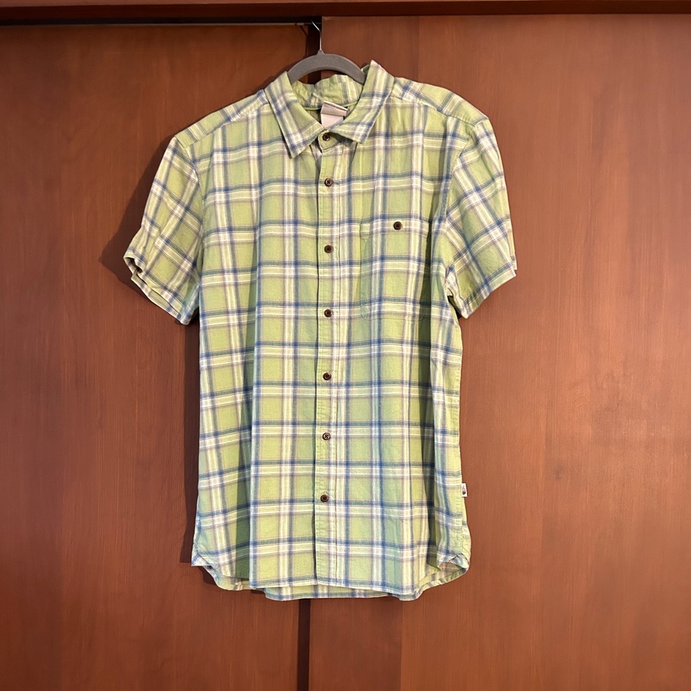 NWT The North Face short sleeve shirt